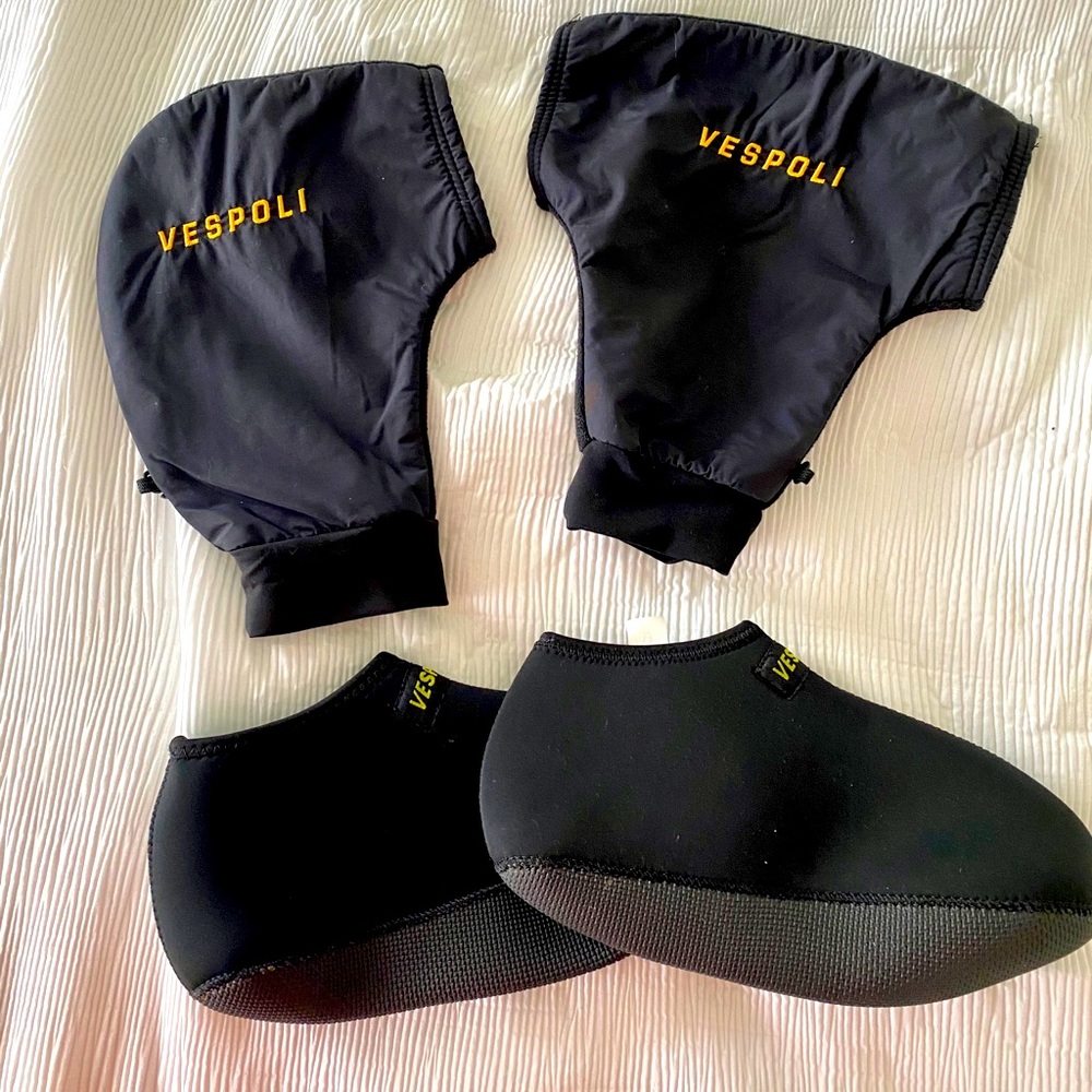 Black VESPOLI Pogies and Booties